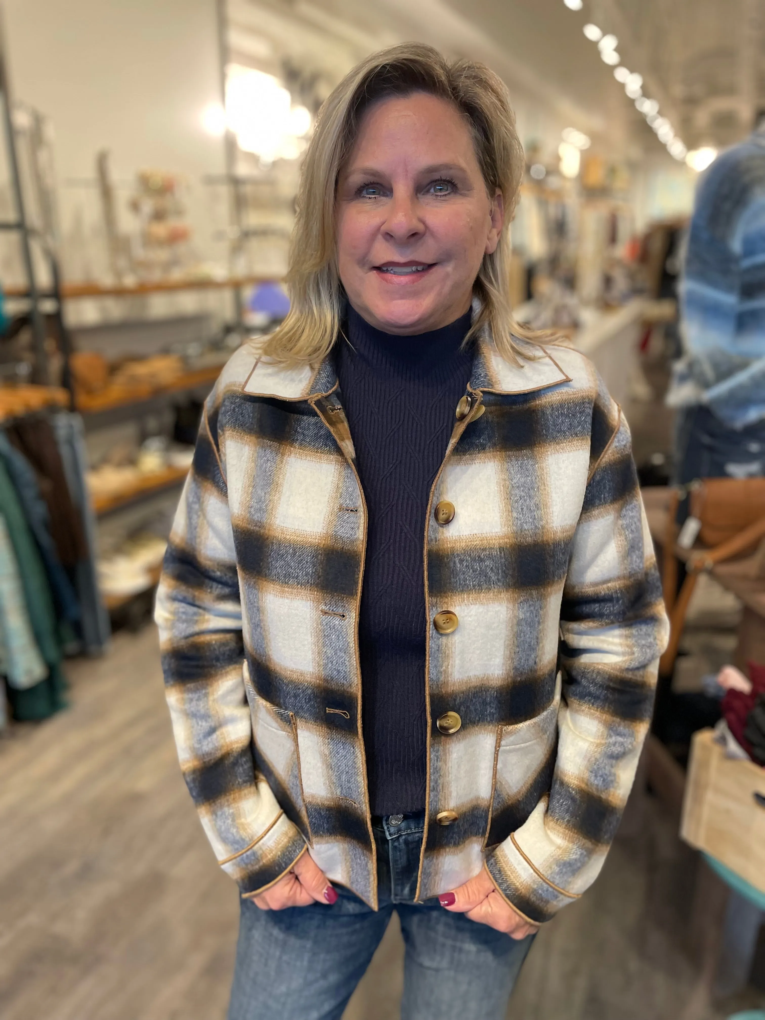 Reversible Plaid Cropped Shacket - HQ